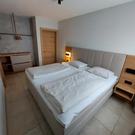 Auhof Wirtshaus & Aparthotel Kaprun