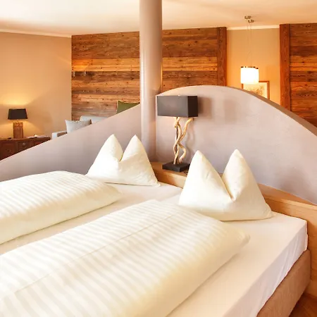 Apartmanhotel Auhof Wirtshaus & 4*