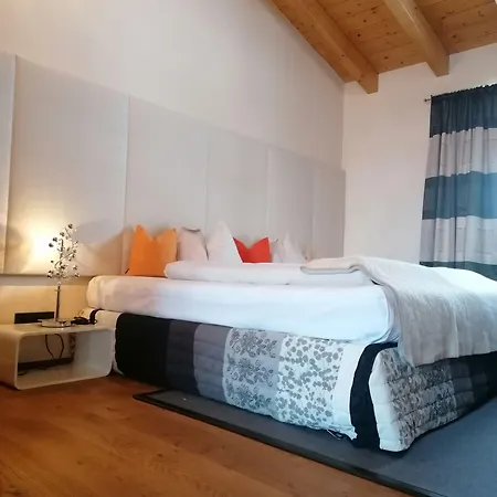 Apartmanhotel Auhof Wirtshaus & 4*