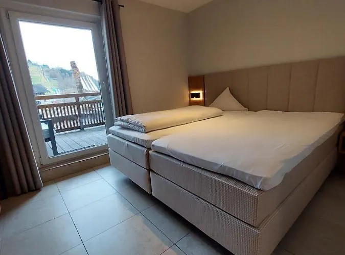 Auhof Wirtshaus & شقة فندقية