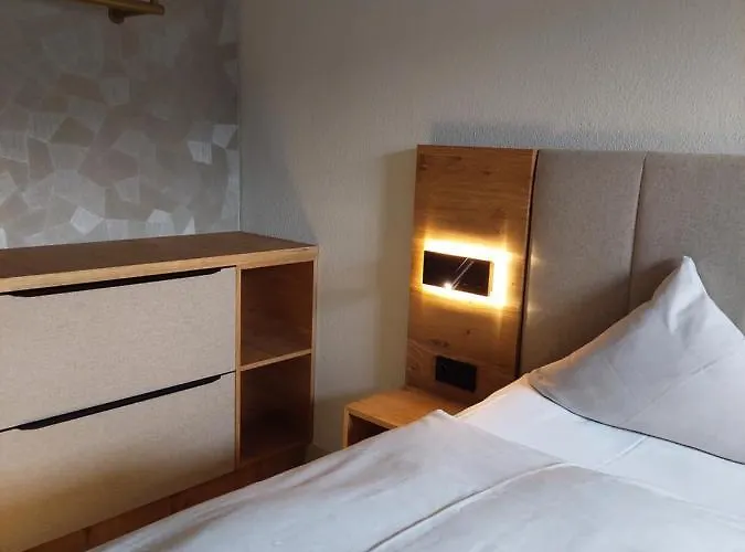 Auhof Wirtshaus & شقة فندقية 4*