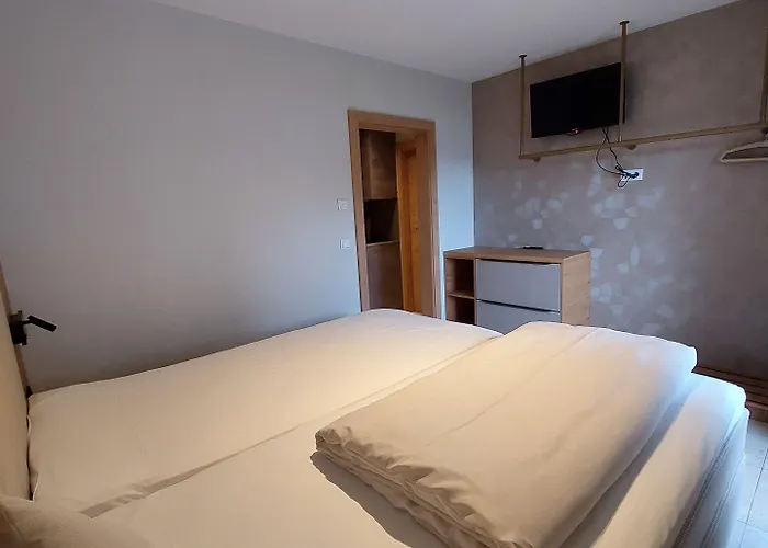 Auhof Wirtshaus & كابرون