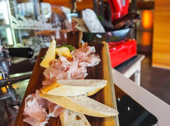 شقة فندقية Auhof Wirtshaus & كابرون